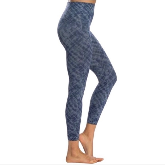 SPANX Pants - Spanx Seamless Leggings in Color Indigo Watercolor